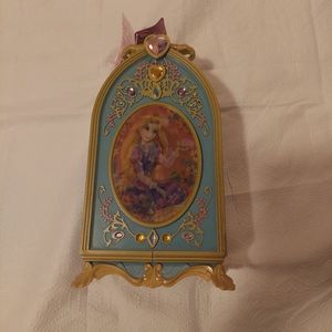 NWT💜Disney's store styling case